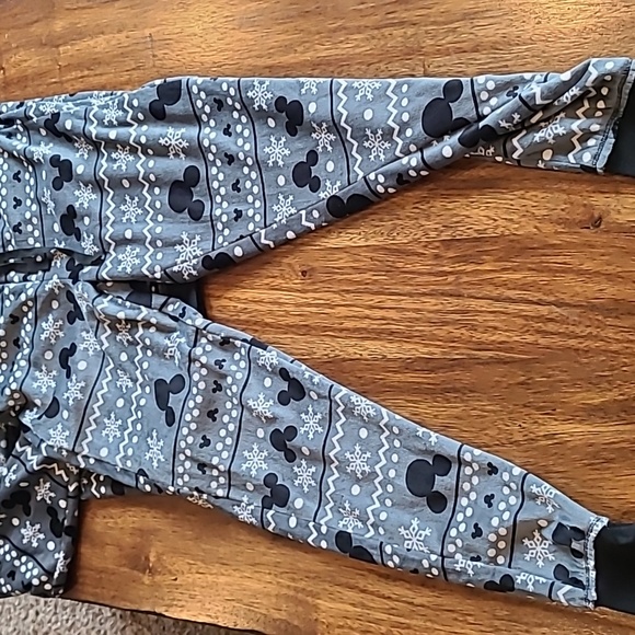 DISNEY women's xs pj jogger set.  New - Picture 4 of 5